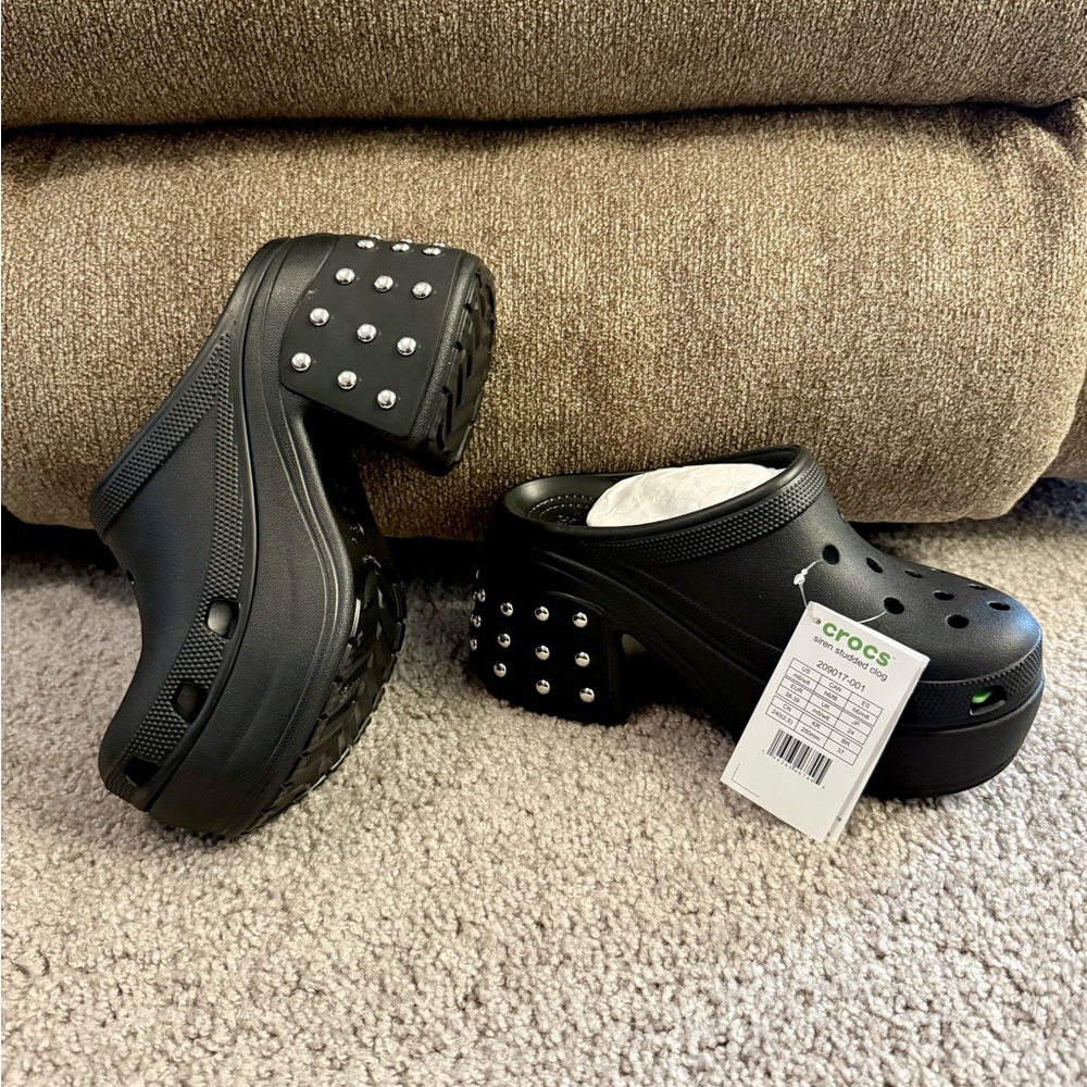 NWT Crocs Siren Studded Clogs